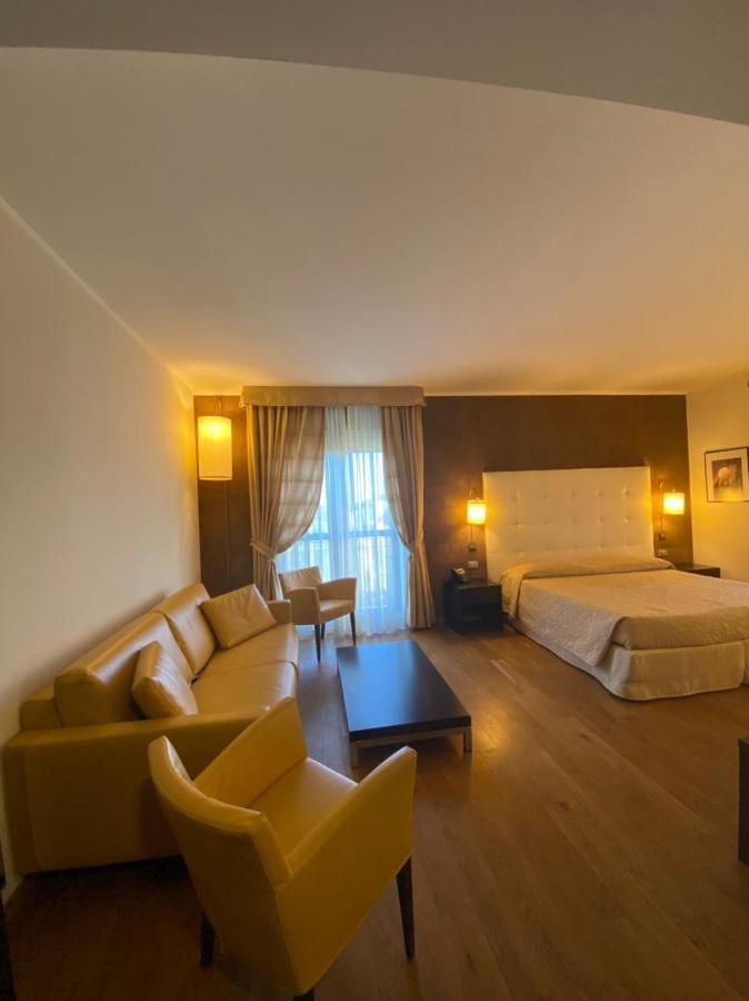 Hotel Rioverde Pralormo Ngoại thất bức ảnh